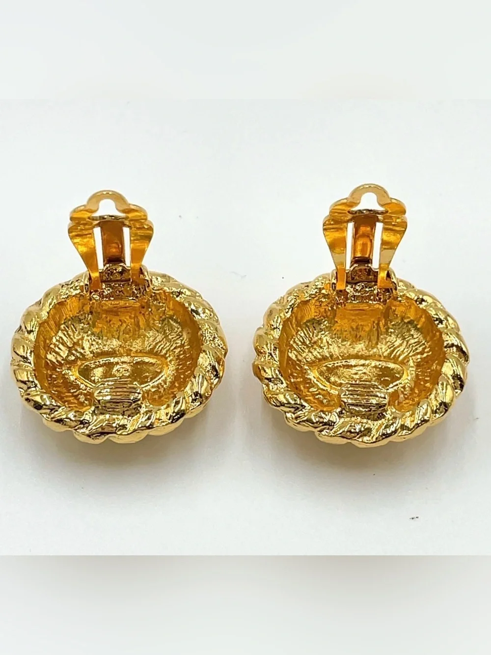 CHANEL🌟Gold Interlocking CC Rope-Trim Button Earrings W/Chanel box &bag